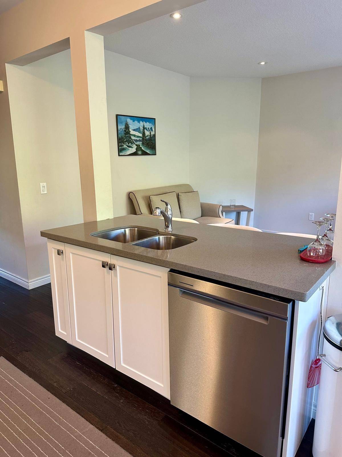 120 Delphi LN, Blue Mountains, ON N0H 1J0