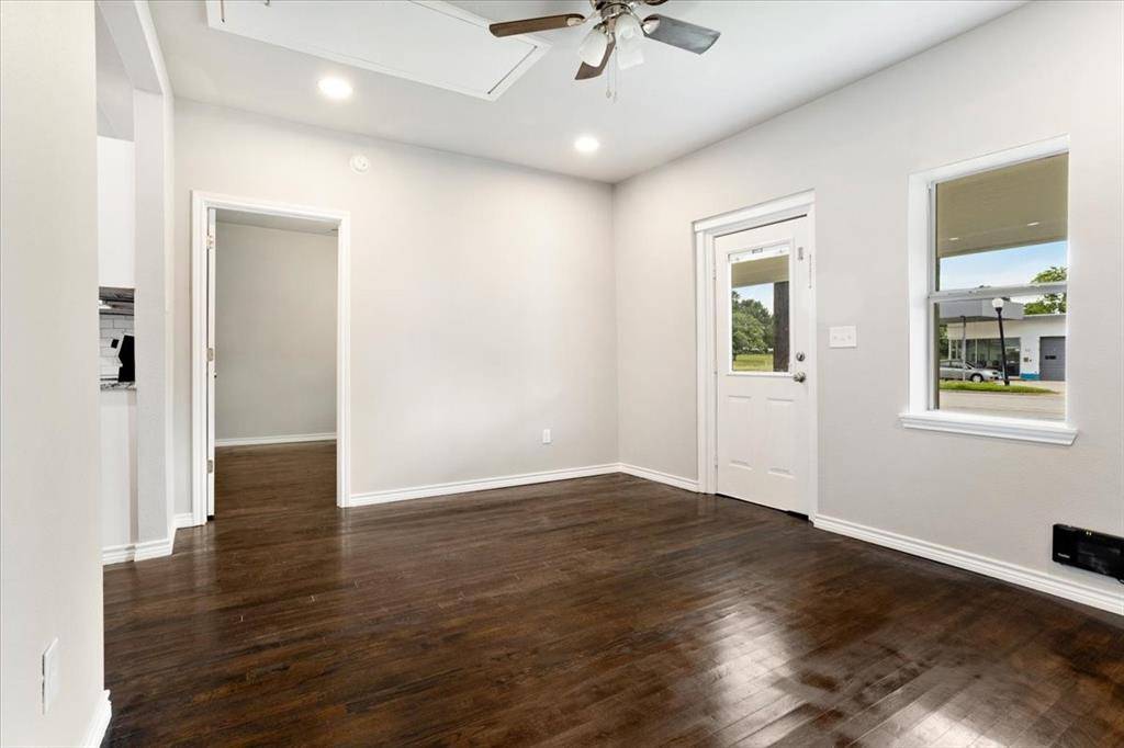 715 W Sam Rayburn Drive, Bonham, TX 75418