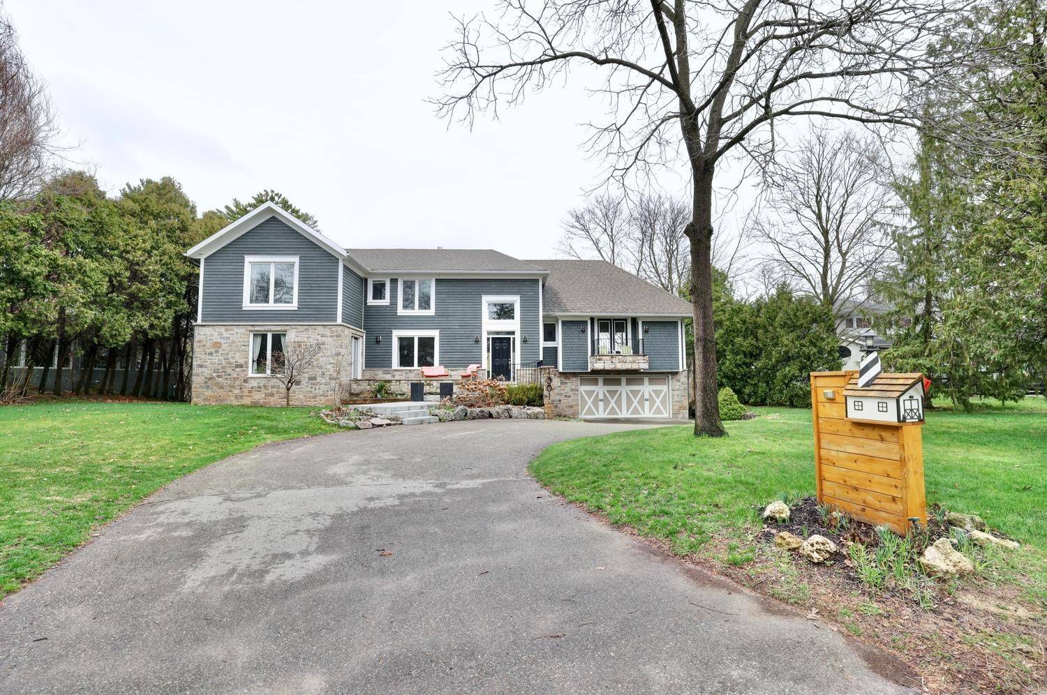 1301 Gatehouse DR, Mississauga, ON L5H 1A6