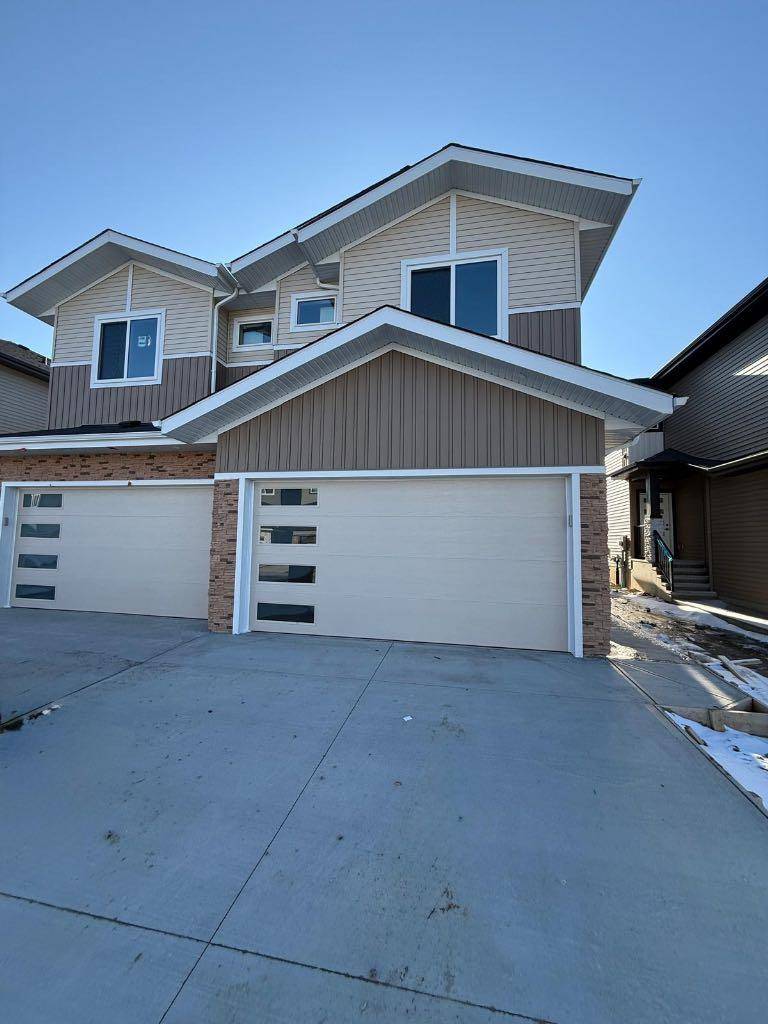 21 LAVELLE Close, Red Deer, AB T4R 0V7