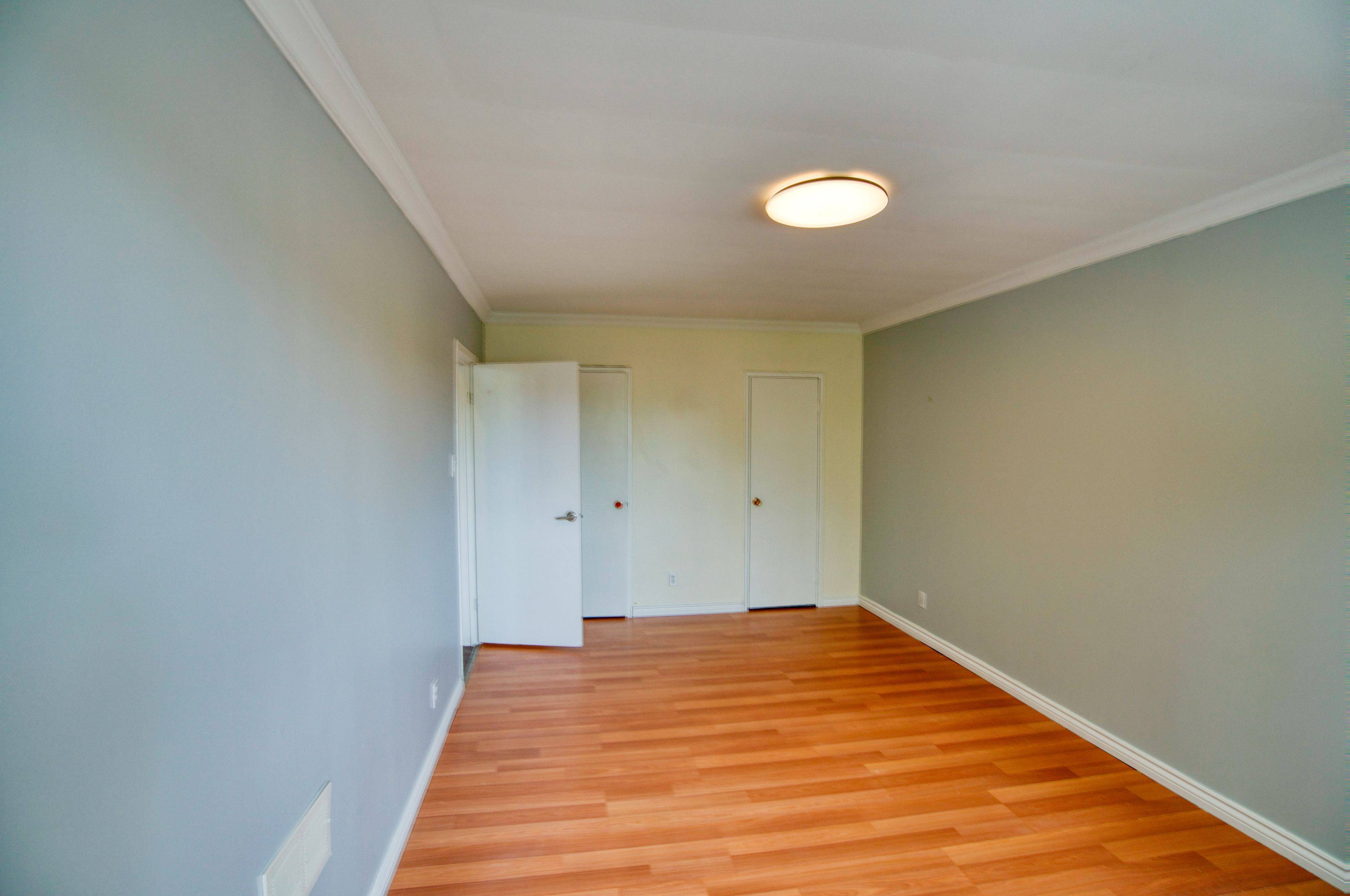 1430 Edgecliffe AVE, Carlington - Central Park, ON K1Z 8G1
