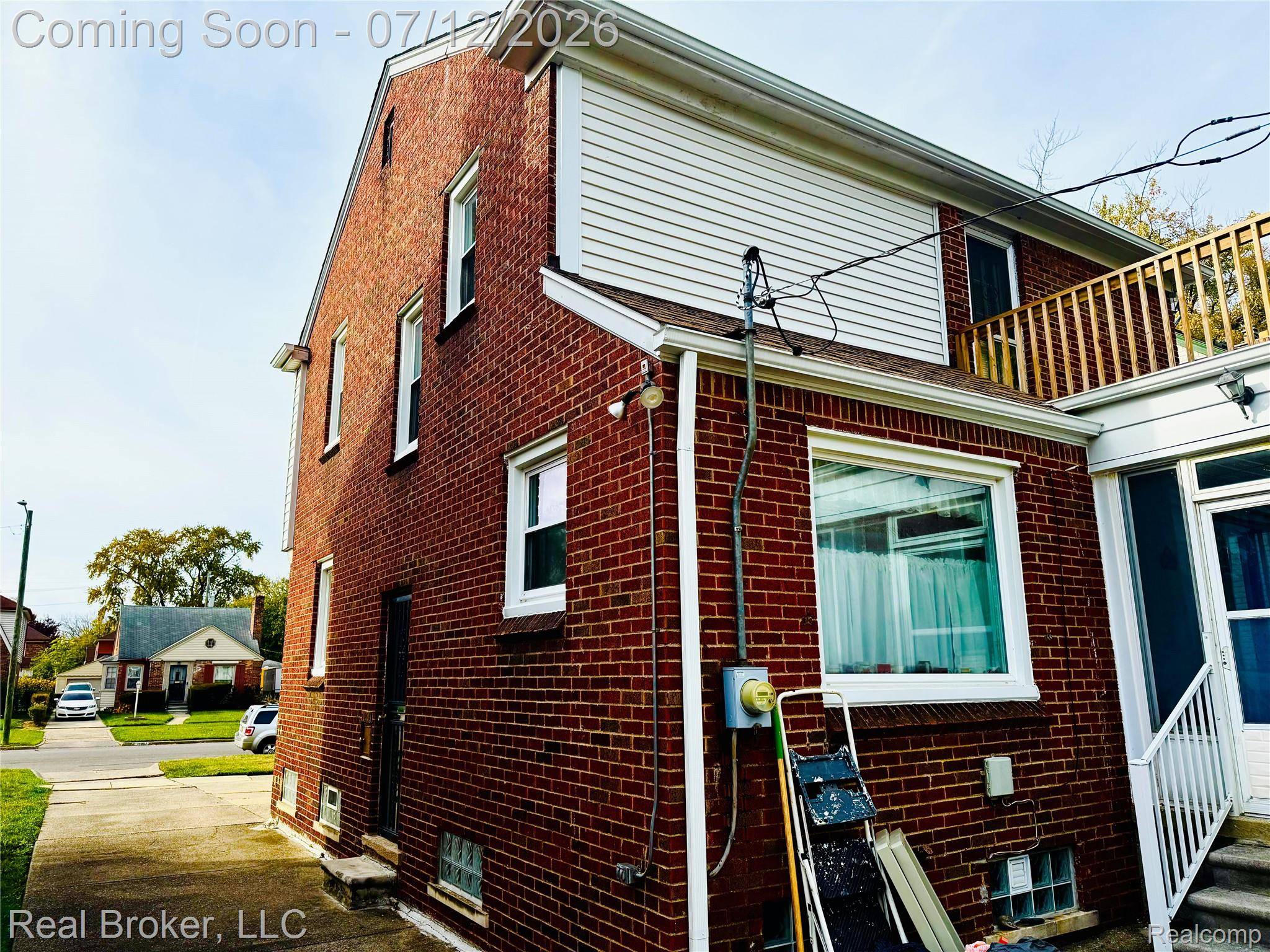 15868 Whitcomb ST, Detroit, MI 48227