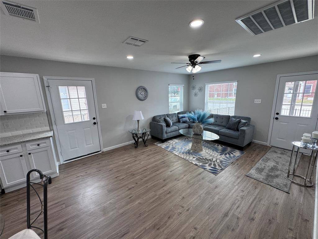 6011 E Grand Avenue, Dallas, TX 75223