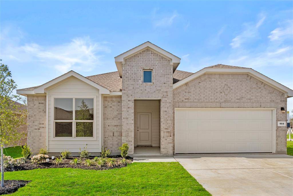 904 Traction Trail, Cleburne, TX 76031