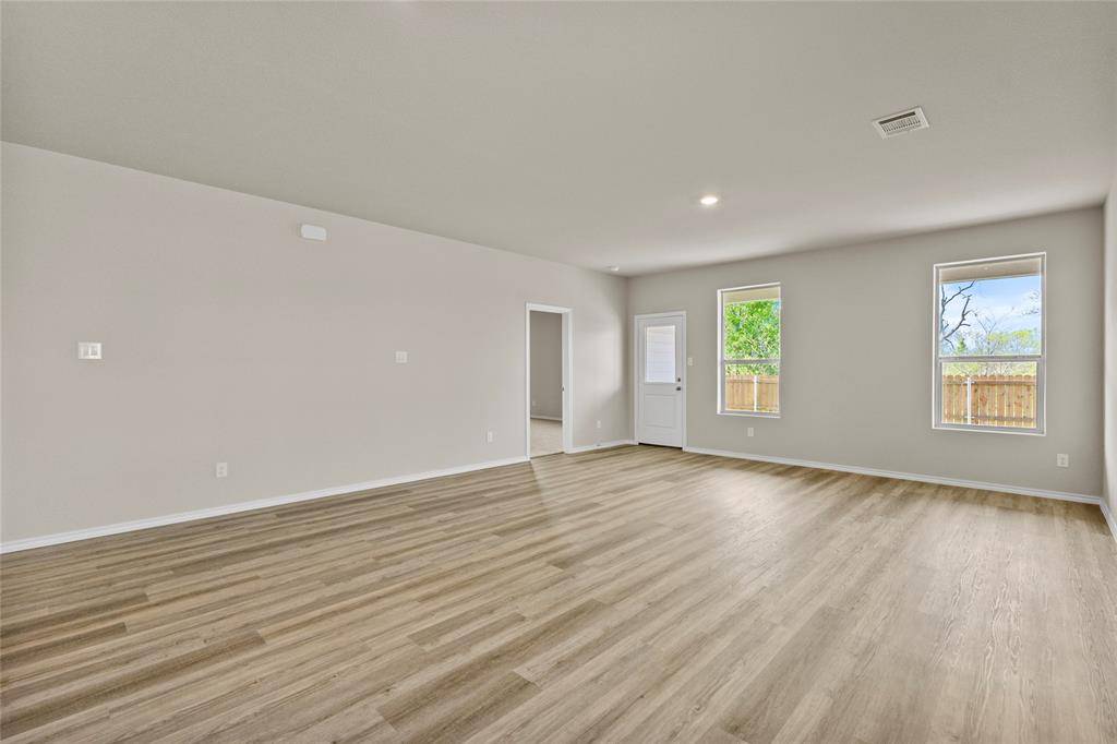 904 Traction Trail, Cleburne, TX 76031