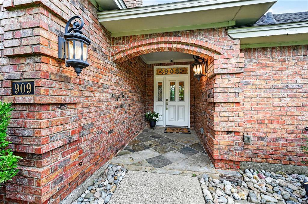 909 San Saba Drive, Southlake, TX 76092