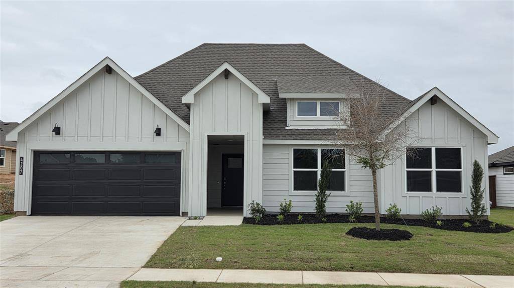 4207 CORNERSTONE Circle, Granbury, TX 76048
