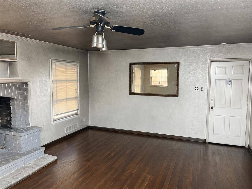 403 N Tennant Street, Dallas, TX 75208