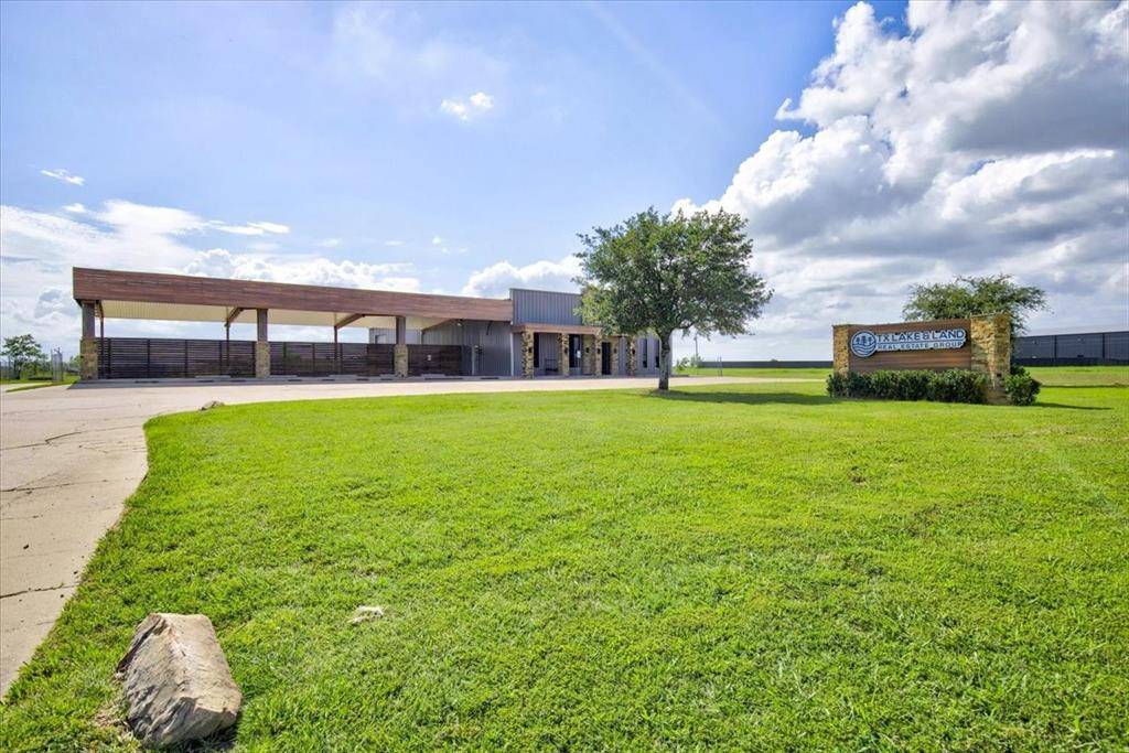 1920 S 3rd Street, Mabank, TX 75147