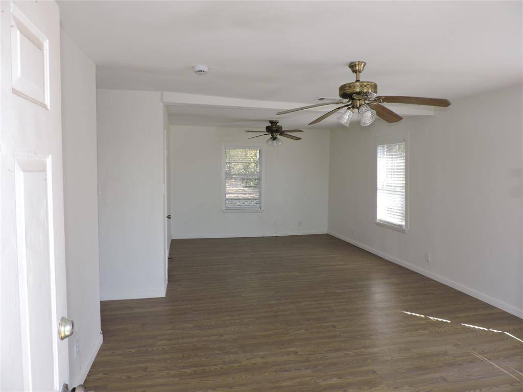 1612 N Anglin Street, Cleburne, TX 76031