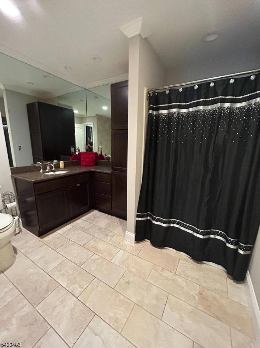 220 Butternut Dr, Wayne Twp., NJ 07470