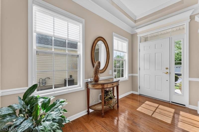 717 Thistle Hill Ln, Franklin Twp., NJ 08873