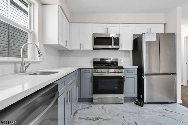 232 4Th St, Newark City, NJ 07107