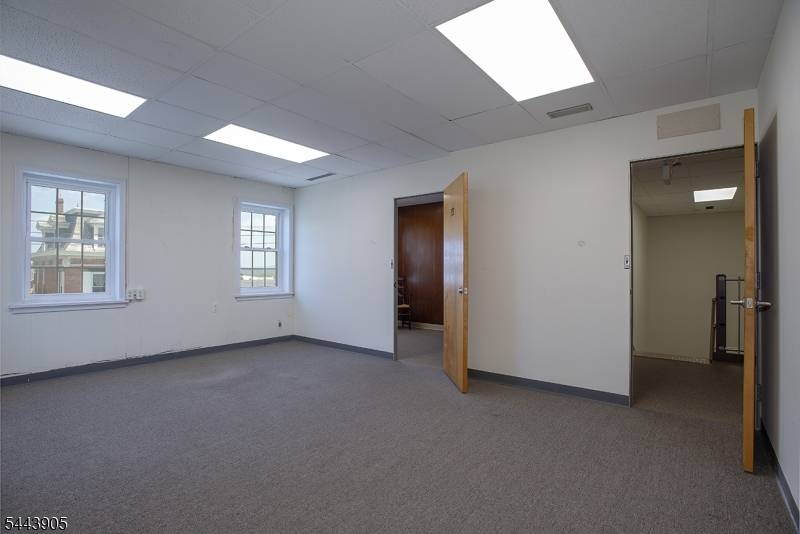 18 Church St Rm 204, Newton Town, NJ 07860