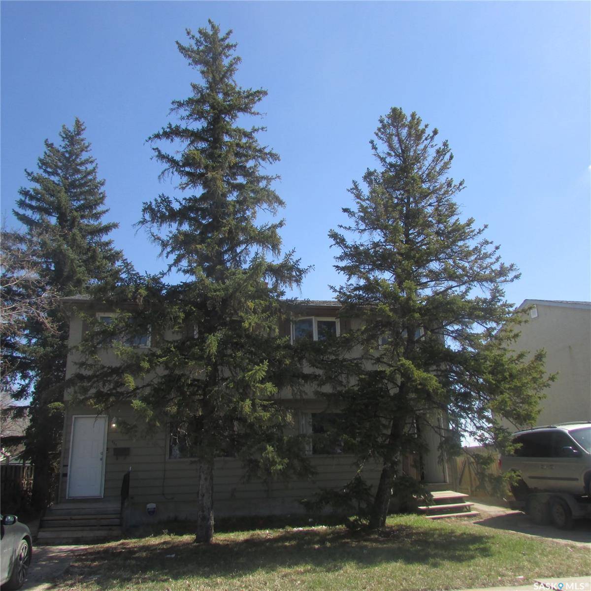 451 McIntosh STREET, Regina, SK S4R 4Z7
