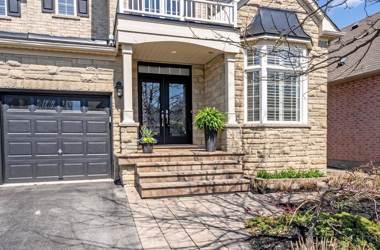 3339 Skipton LN, Oakville, ON L6M 0K3