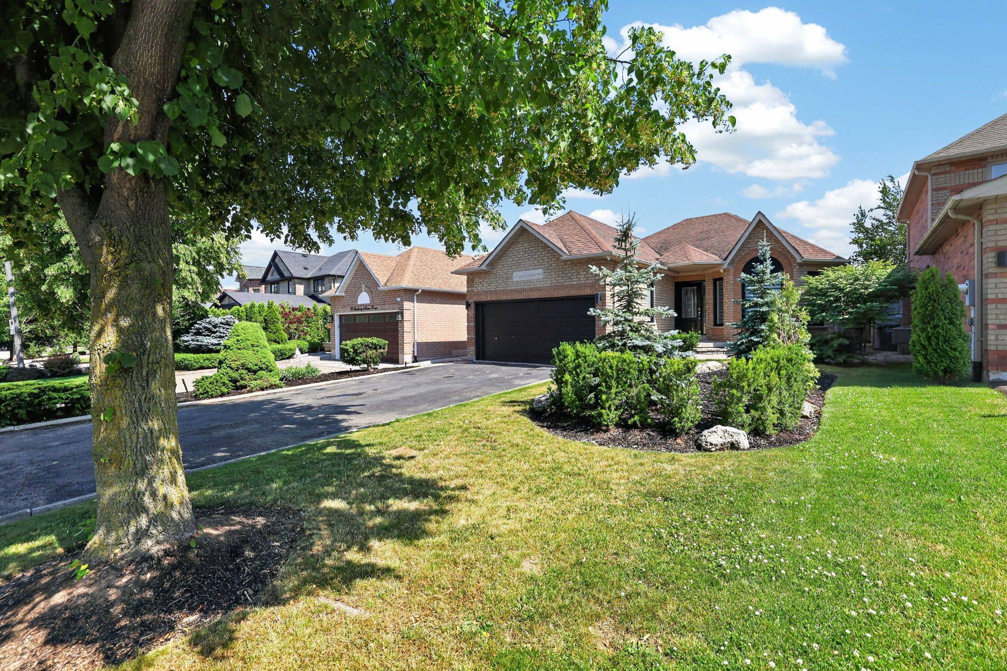 15 Southbury Manor DR, Caledon, ON L7E 1X7