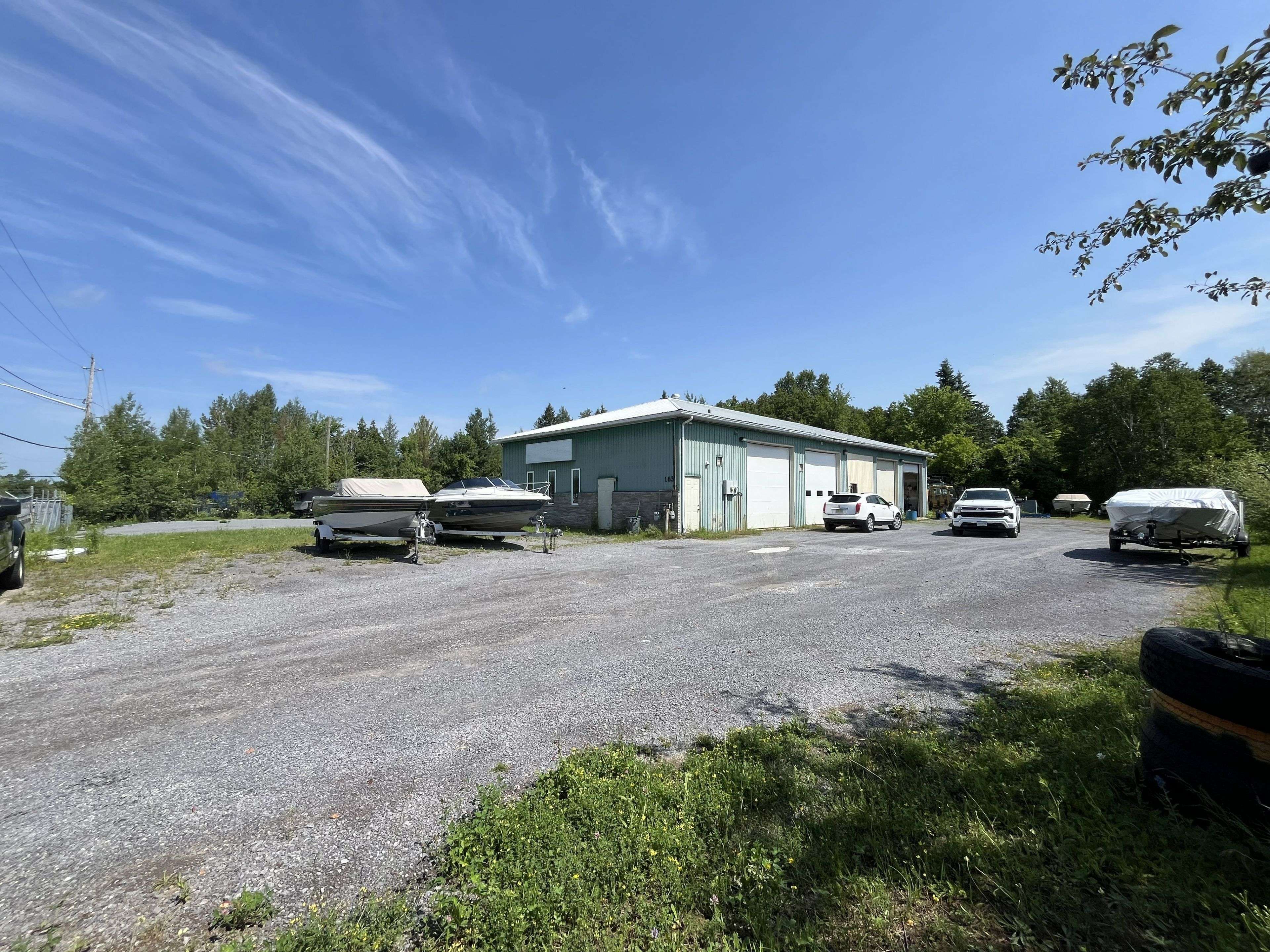 163 and 167 Tansley DR, Carp - Huntley Ward, ON K0A 1L0
