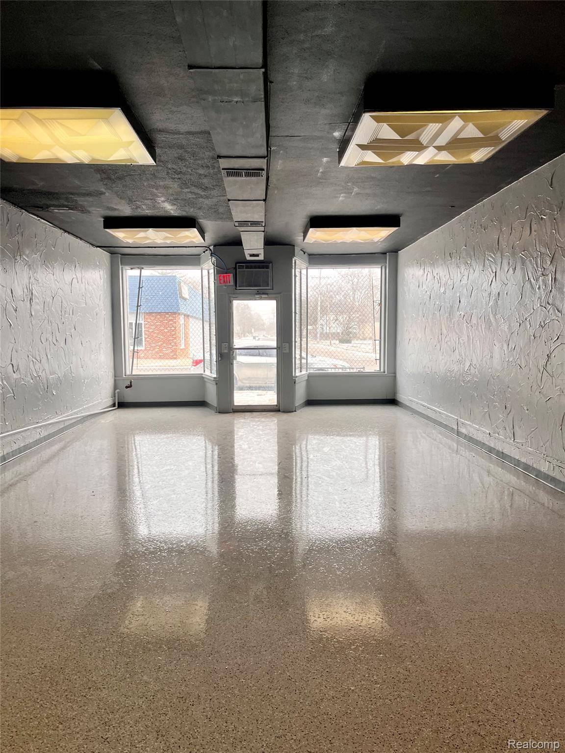3612 FENTON RD, Flint, MI 48507