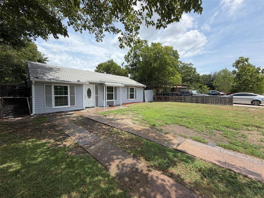 714 SW Dallas Street, Grand Prairie, TX 75051