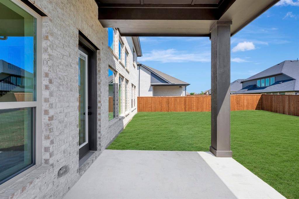 4217 Fox Trotter Drive, Aubrey, TX 76227