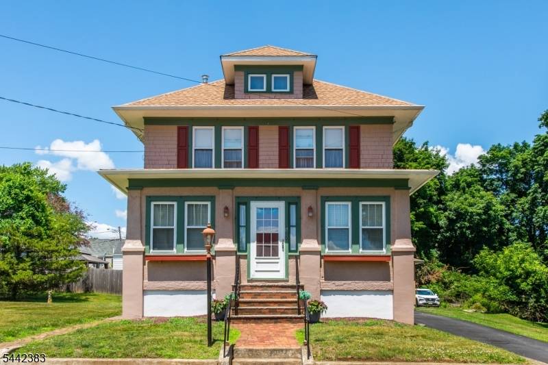 17 E Cooper St, Dover Town, NJ 07801