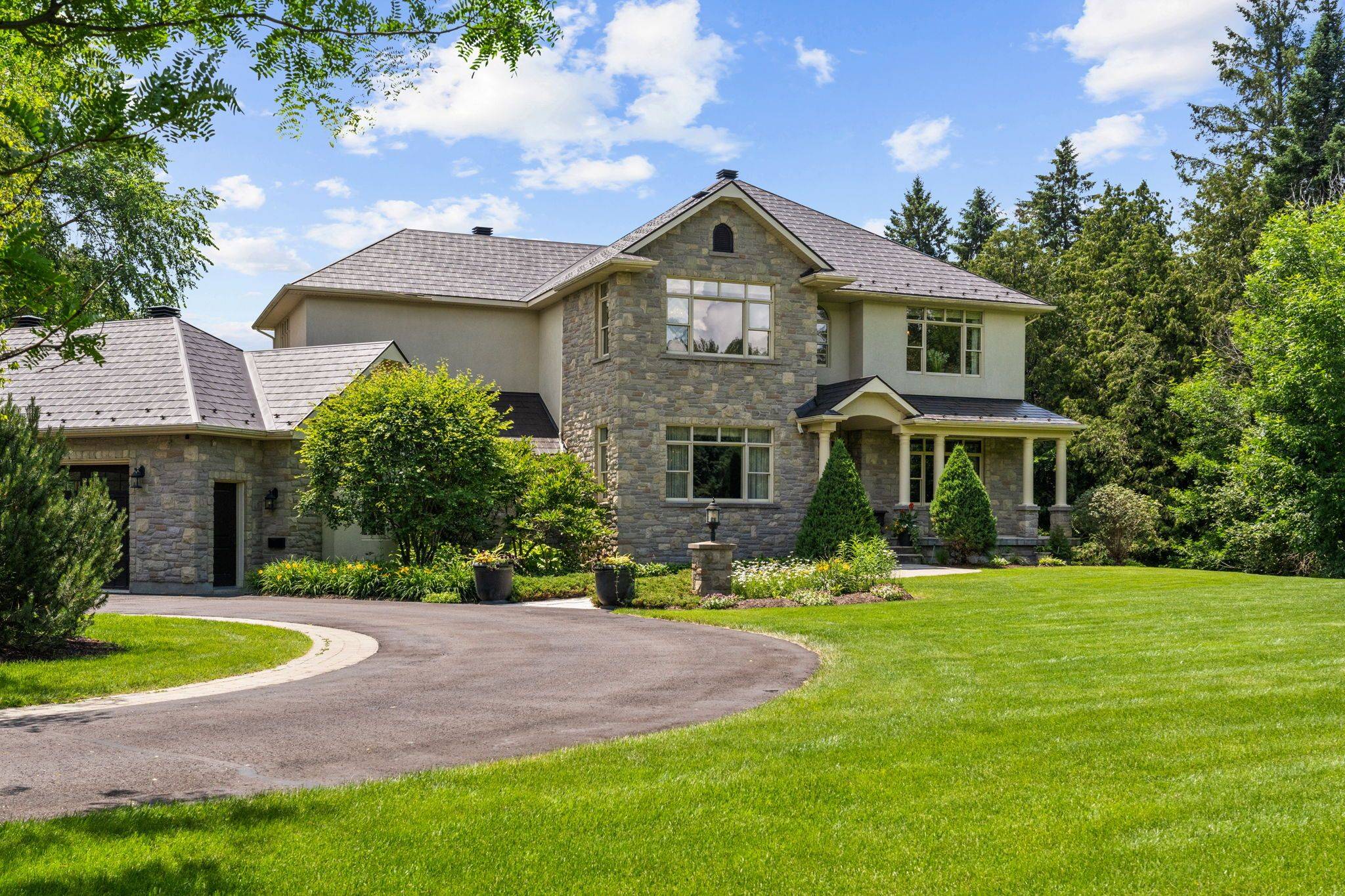140 Lady Lochead LN, Carp - Huntley Ward, ON K0A 1L0