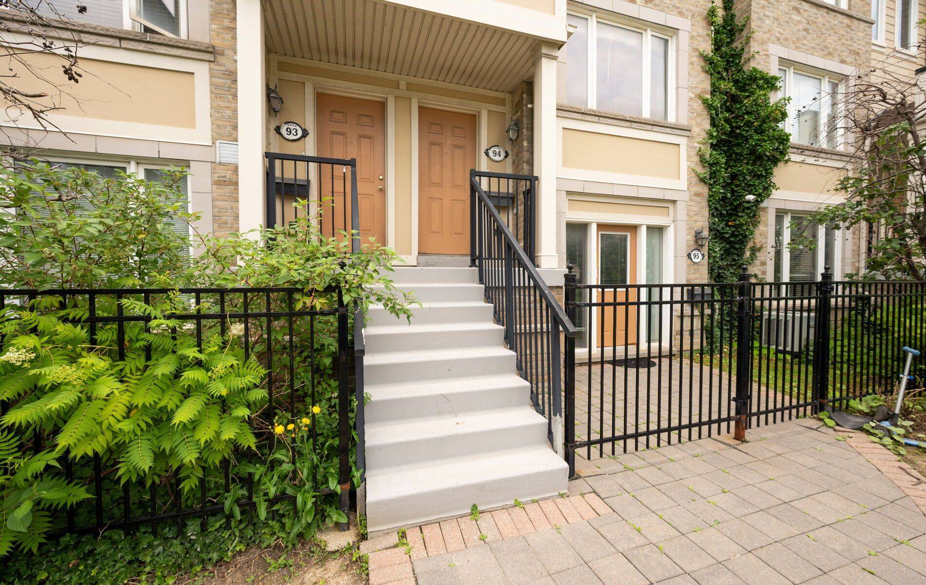 3098 Eglinton AVE W #94, Mississauga, ON L5M 8C5