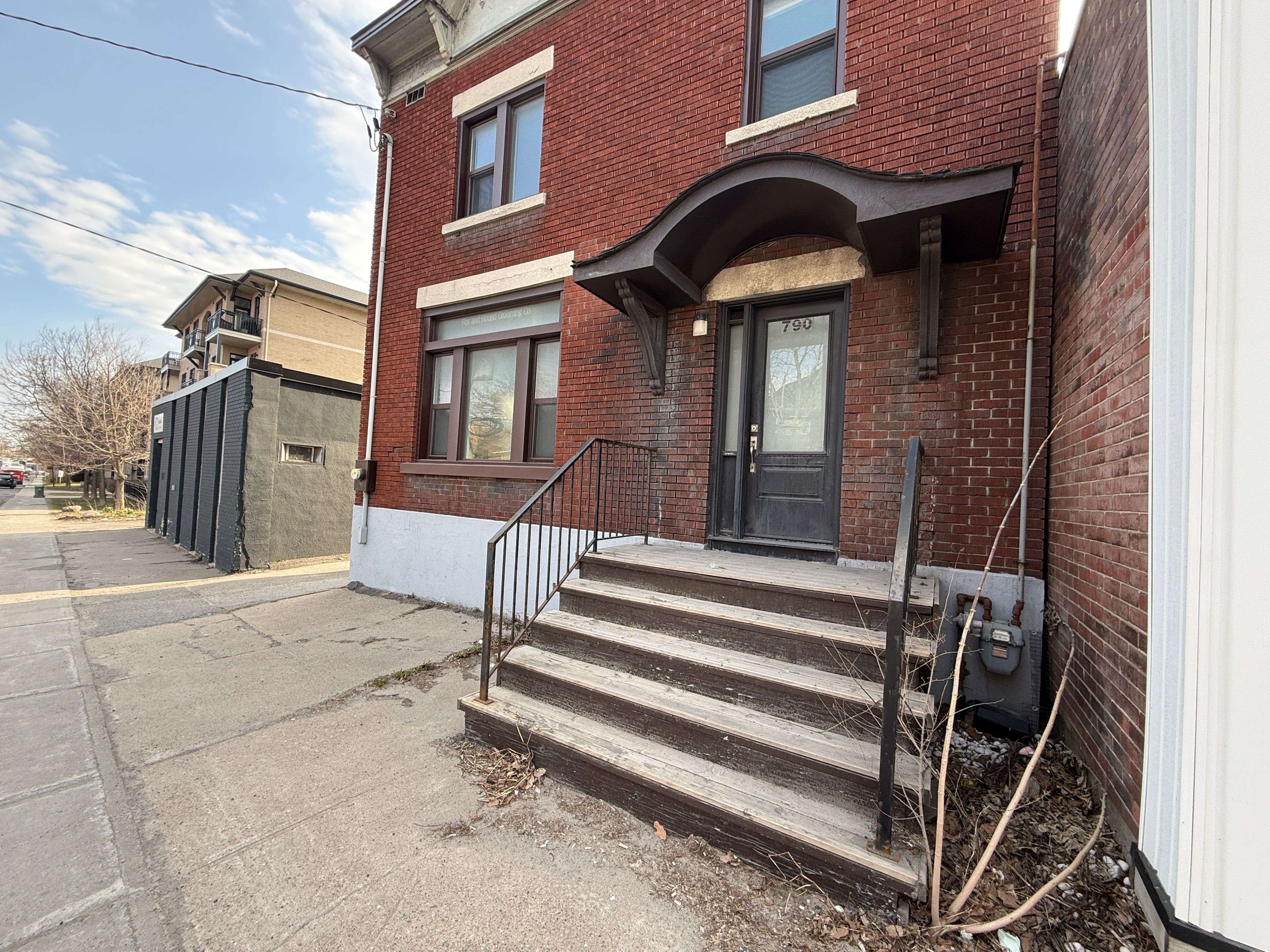 790 Bronson AVE, Dows Lake - Civic Hospital And Area, ON K1S 4G4