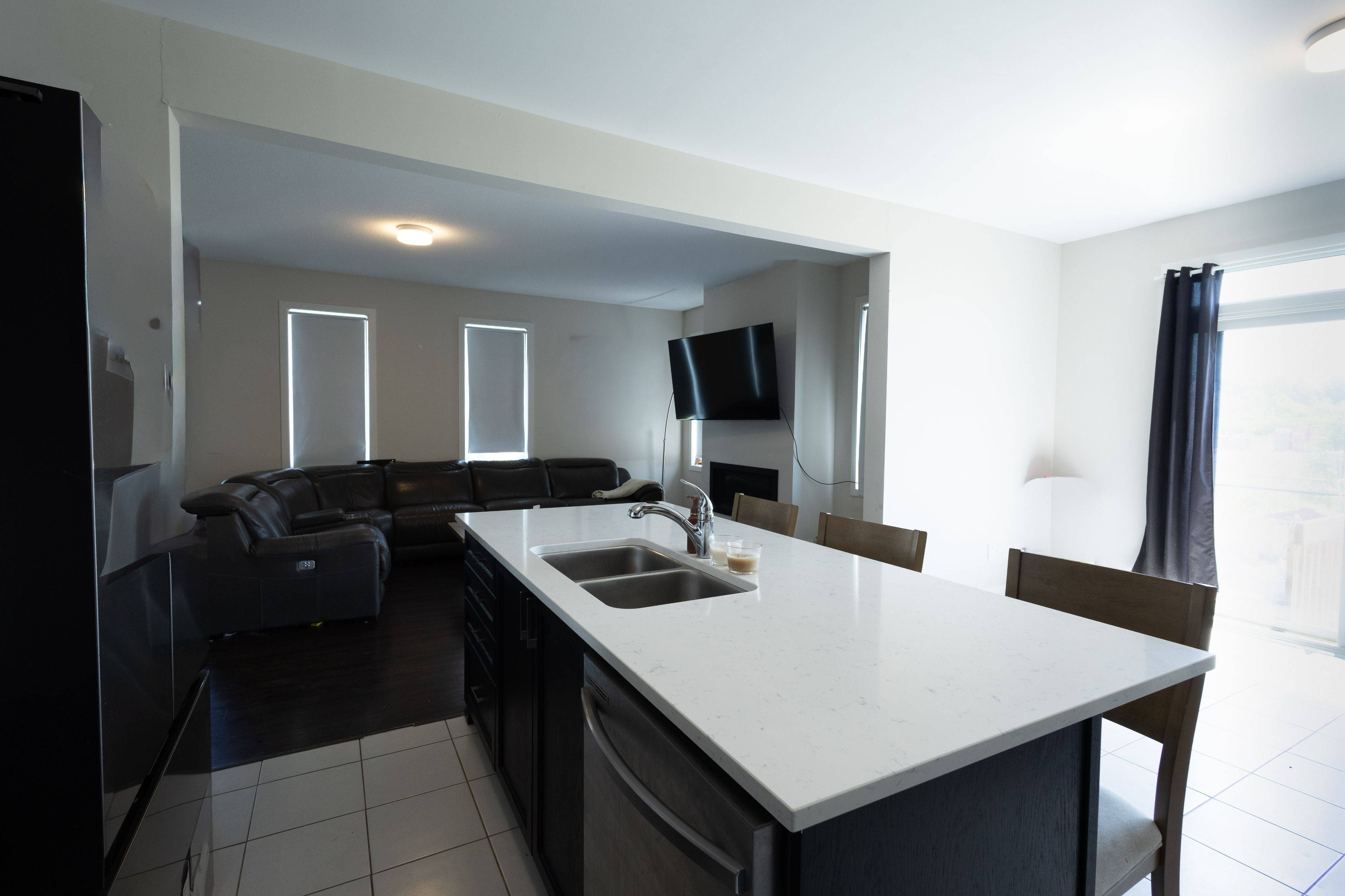 1038 Showman ST, Stittsville - Munster - Richmond, ON K0A 2Z0