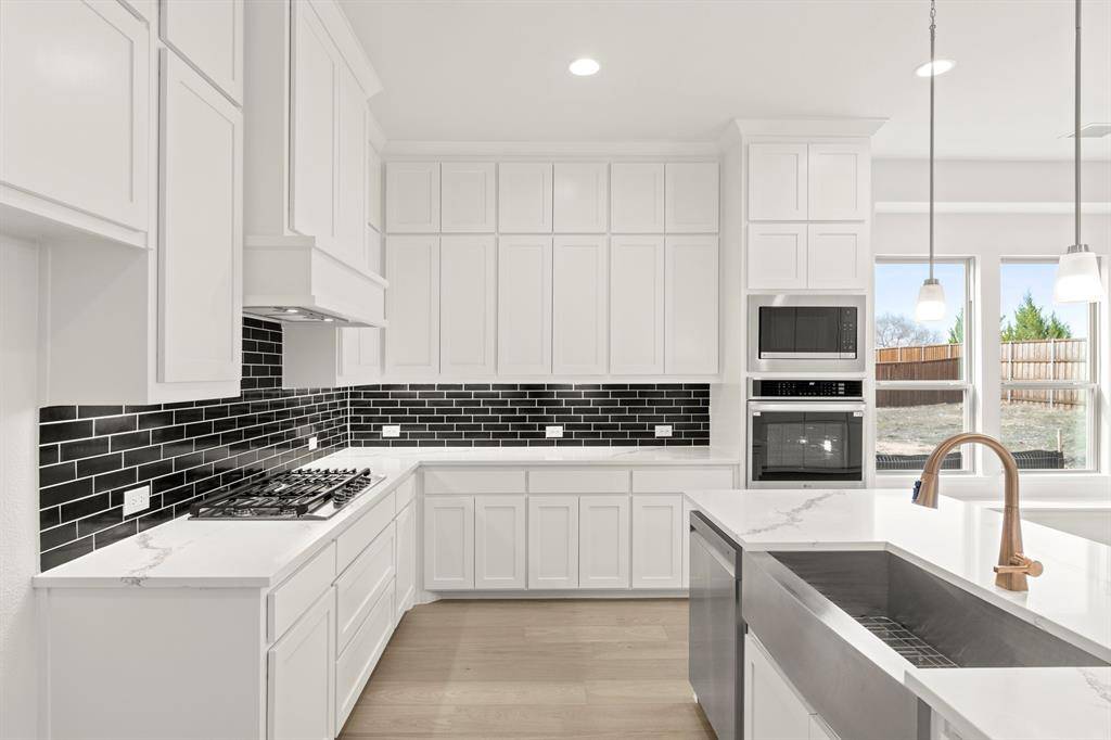 8505 Watersway Drive, Rowlett, TX 75088