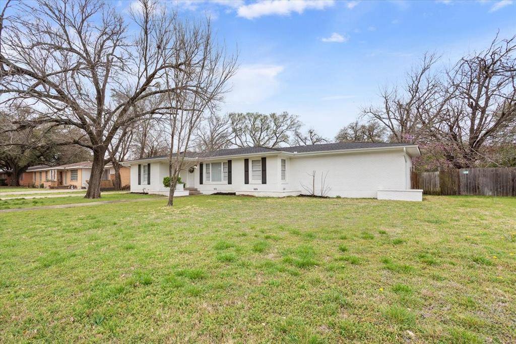 2416 Lake Air Drive, Waco, TX 76710