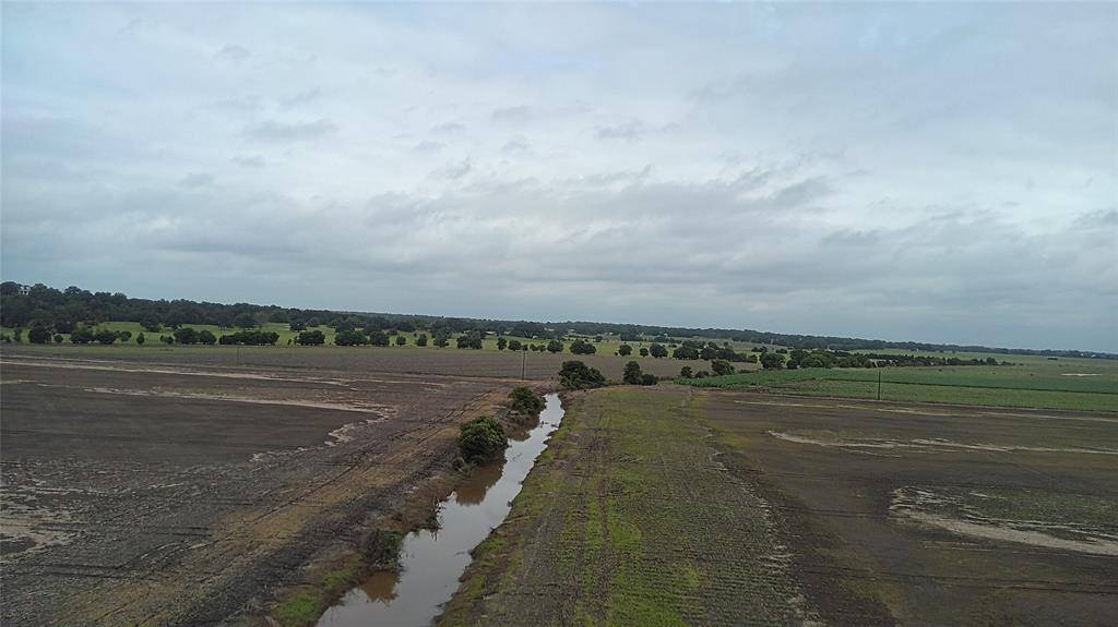 000 Highway 50, Snook, TX 77878