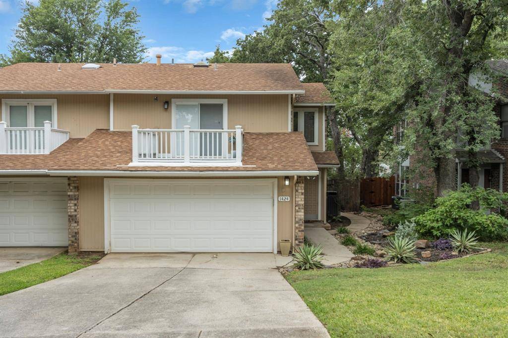 1424 Hampton Road, Grapevine, TX 76051