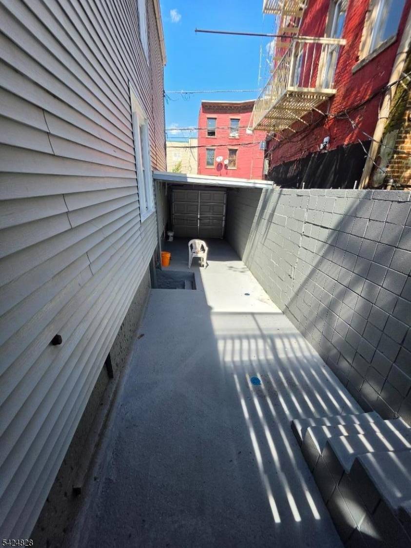 91 Belmont Ave, Jersey City, NJ 07304