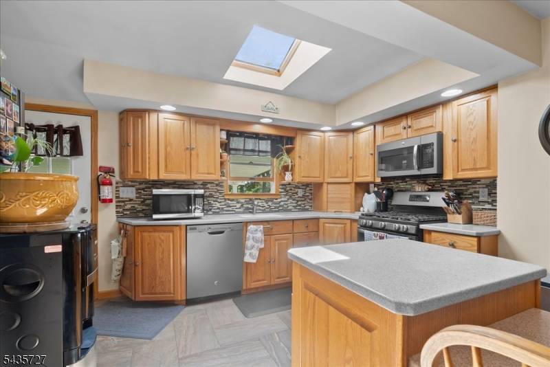 7 Halsey Ave, Riverdale Boro, NJ 07457