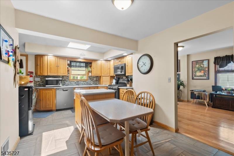 7 Halsey Ave, Riverdale Boro, NJ 07457