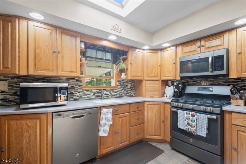 7 Halsey Ave, Riverdale Boro, NJ 07457