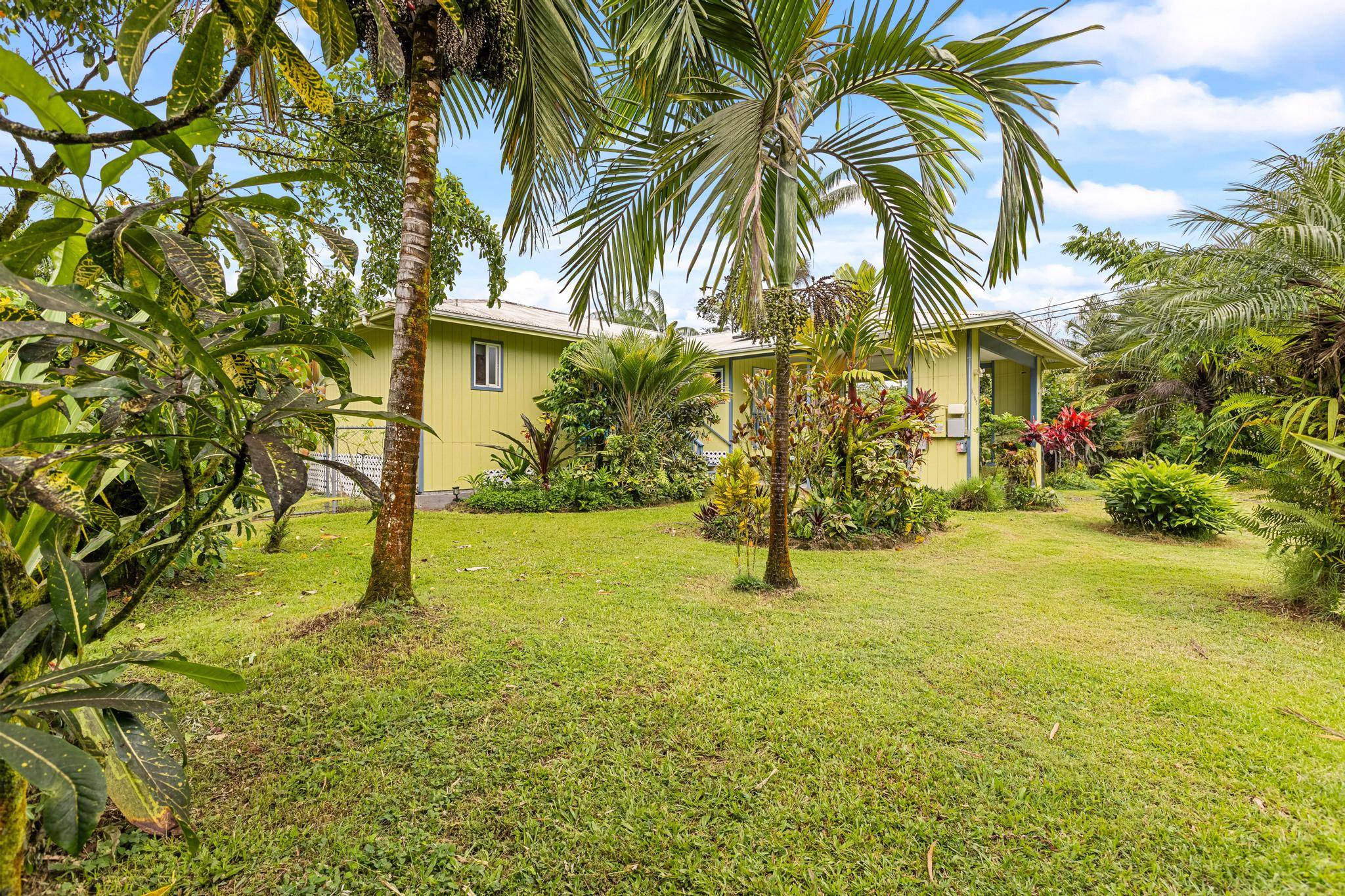 15-1858 6TH AVE, Keaau, HI 96749