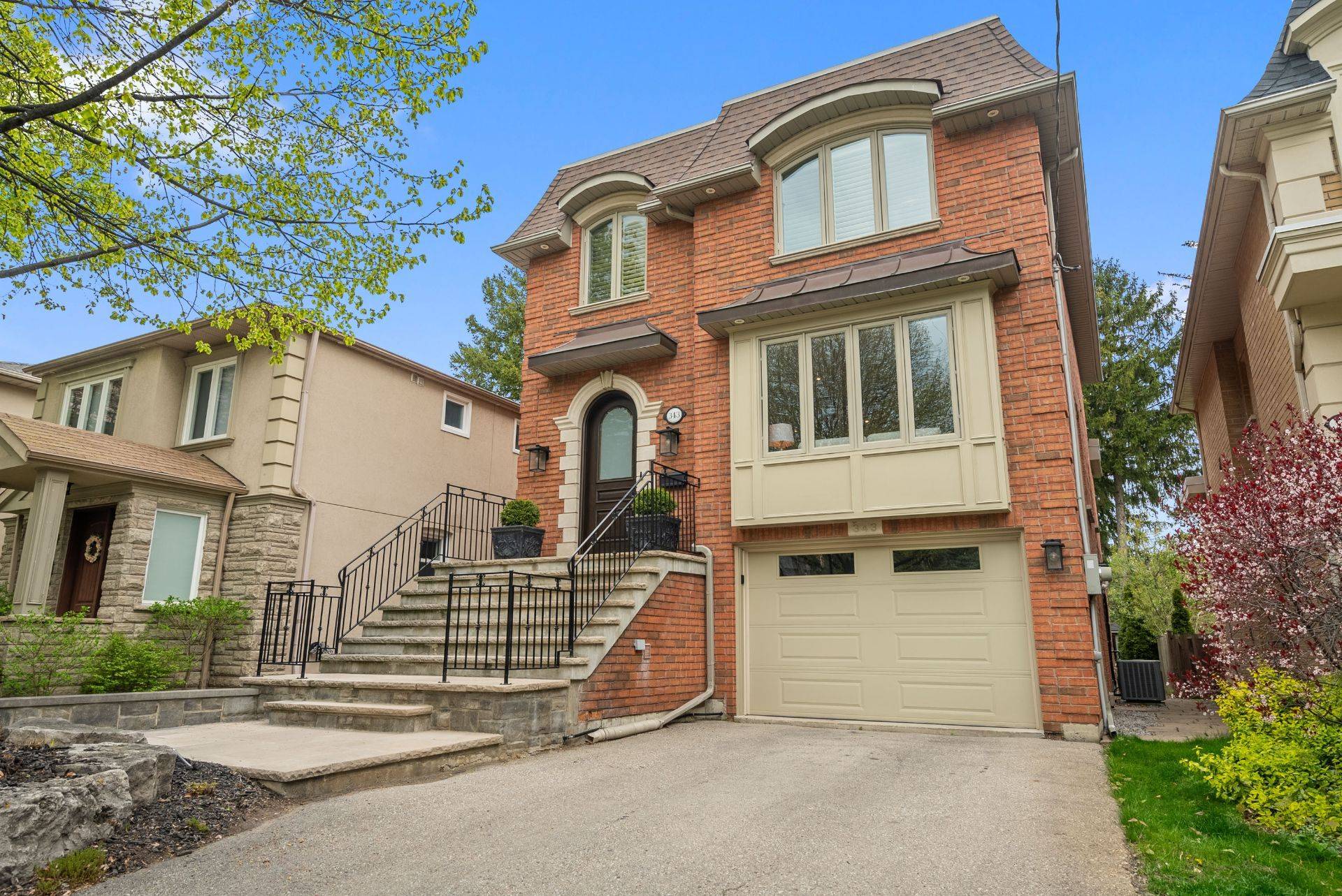 343 Laird DR, Toronto C11, ON M4G 3Y1