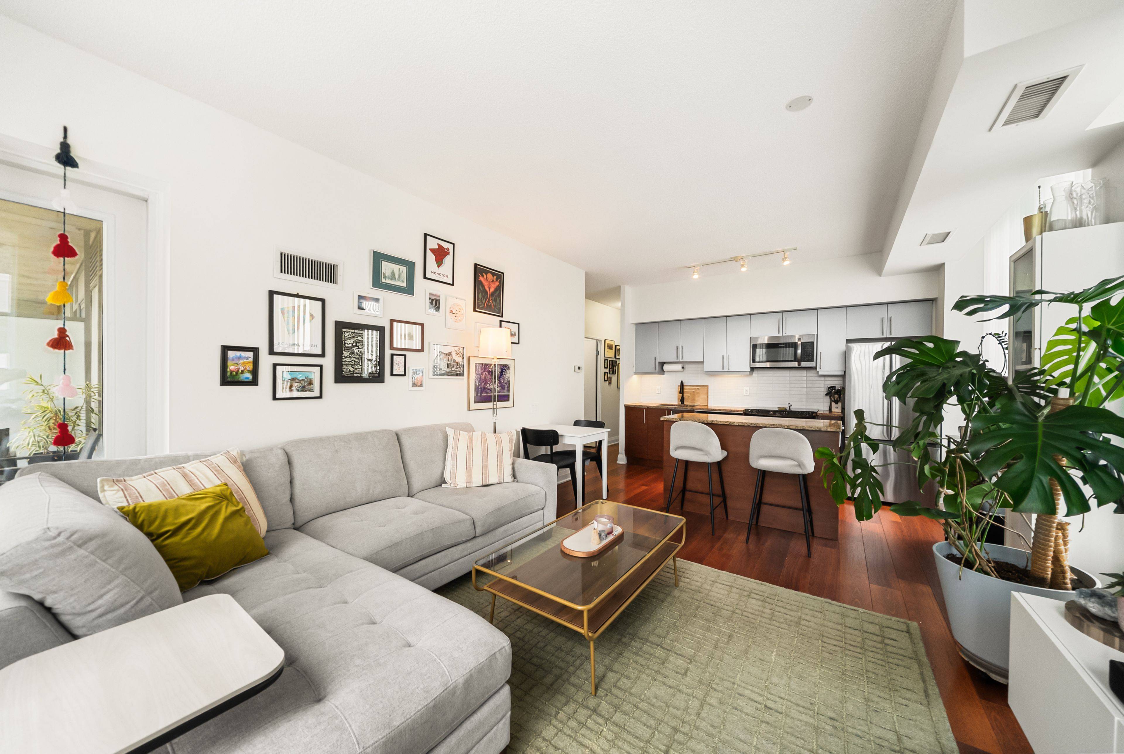 83 Redpath AVE #704, Toronto C10, ON M4S 0A2