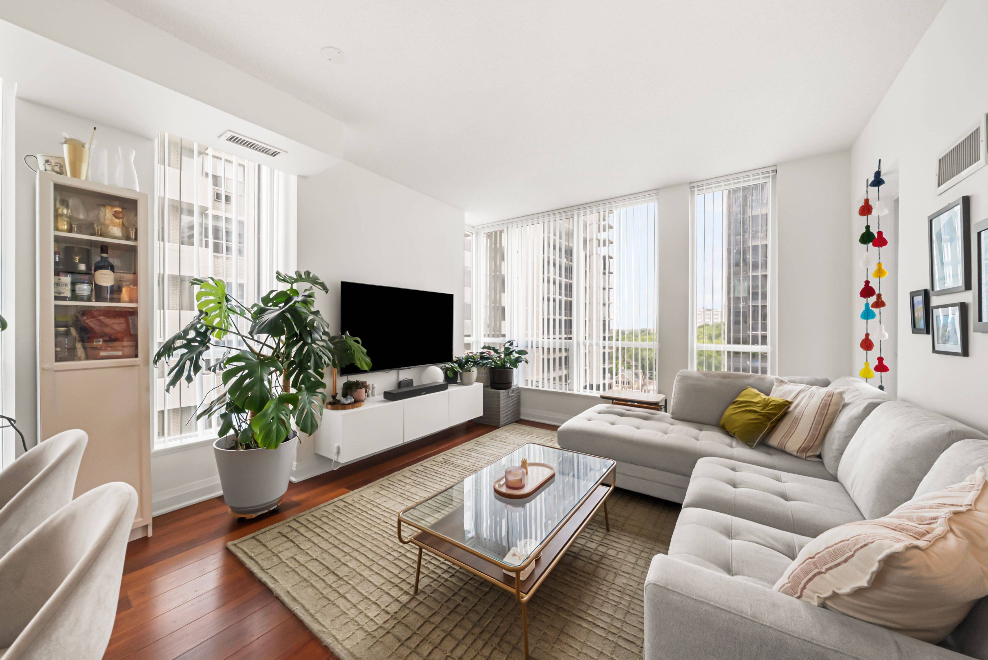 83 Redpath AVE #704, Toronto C10, ON M4S 0A2