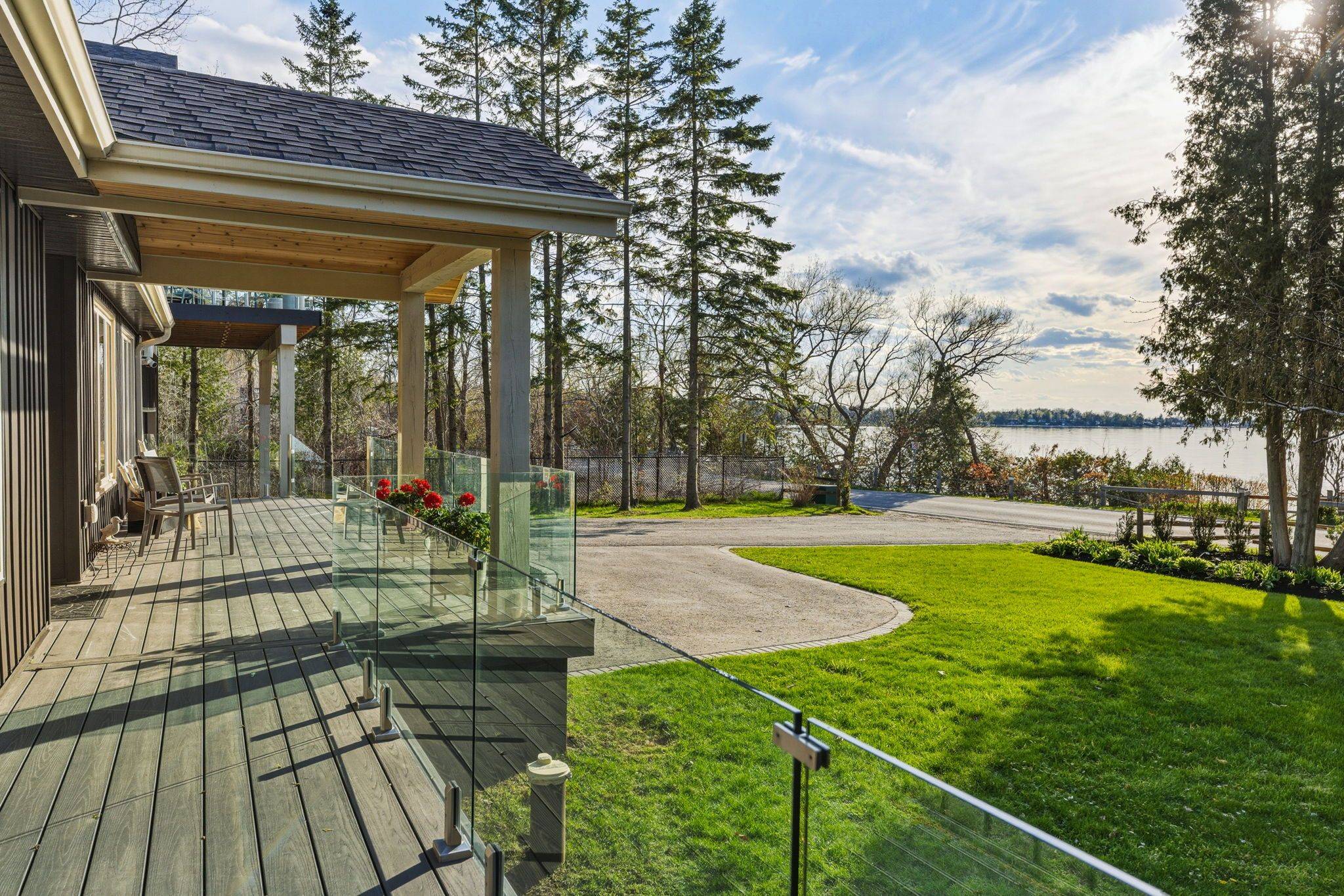 281 Hedge RD, Georgina, ON L0E 1R0