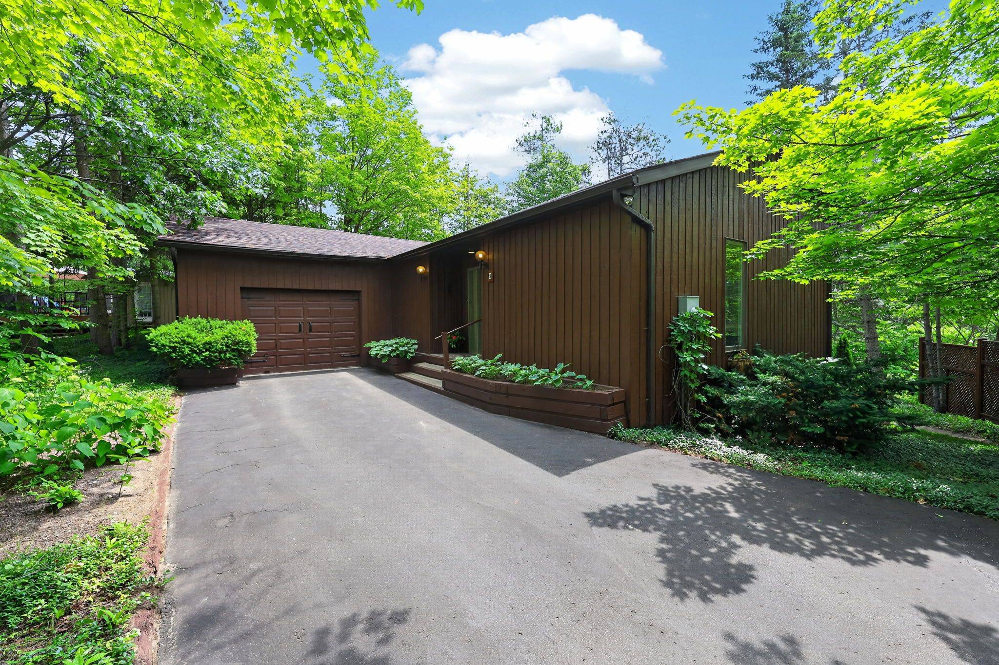 5 Pine PT, Oro-medonte, ON L4M 4Y8