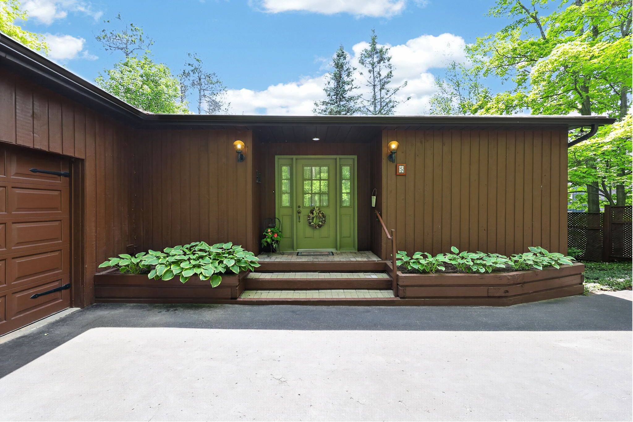 5 Pine PT, Oro-medonte, ON L4M 4Y8