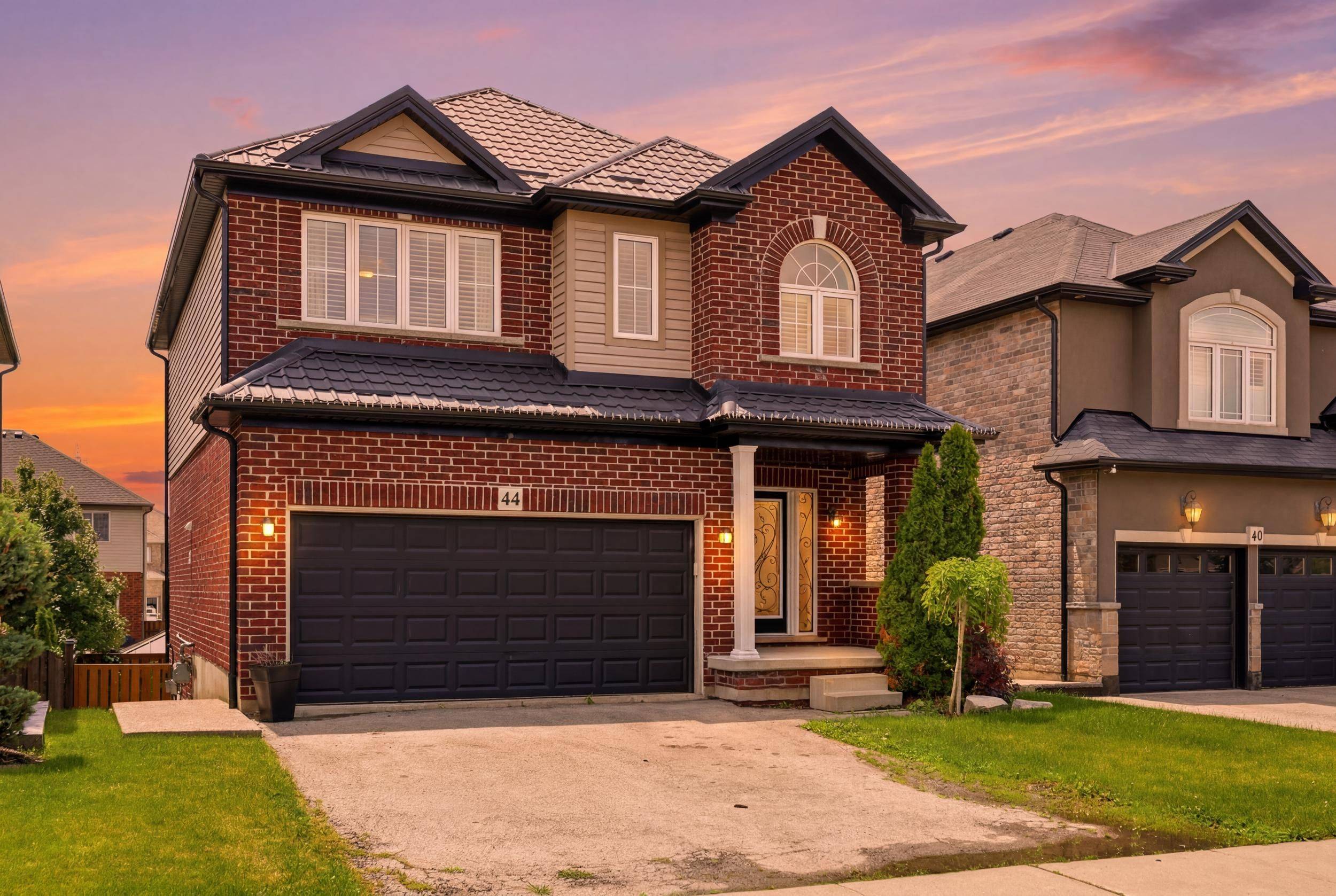 44 Springwood DR, Hamilton, ON L8J 0C3