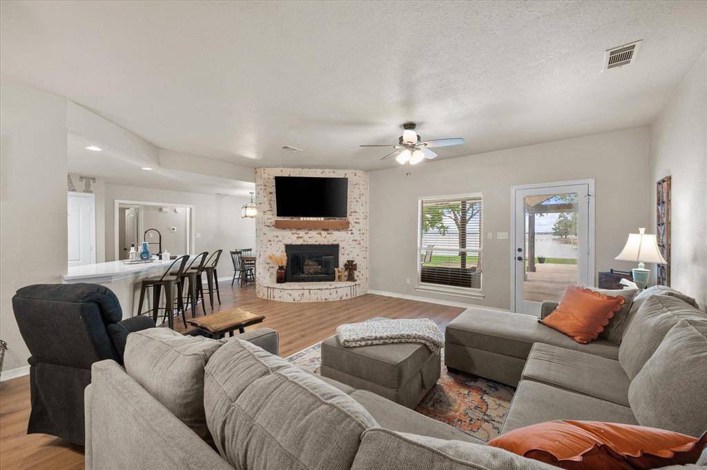 114 County Road 3187, Corsicana, TX 75109