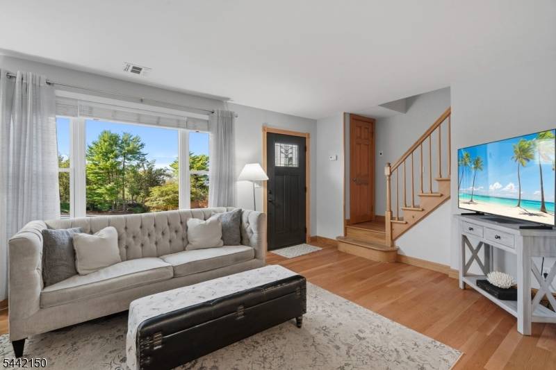 170 Dawson Ave, Clifton City, NJ 07012