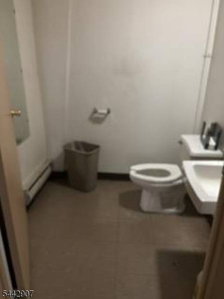 24 Commerce Rd, Fairfield Twp., NJ 07004