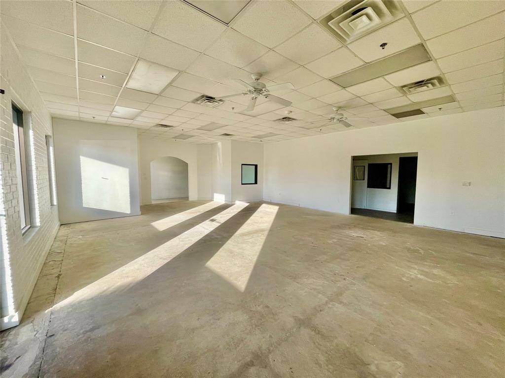 610 E Byron Nelson Boulevard #112-114, Roanoke, TX 76262